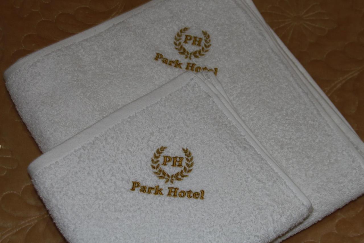 Park Hotel คูทายสิ ภายนอก รูปภาพ