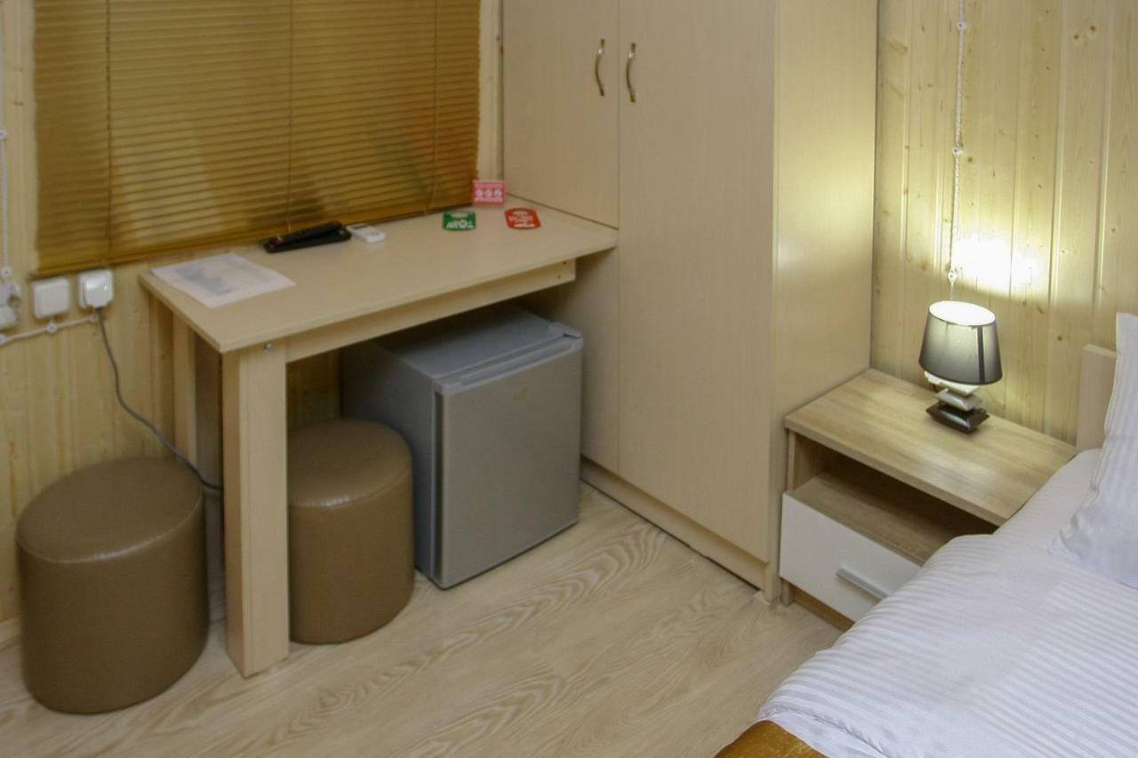 Park Hotel คูทายสิ ภายนอก รูปภาพ